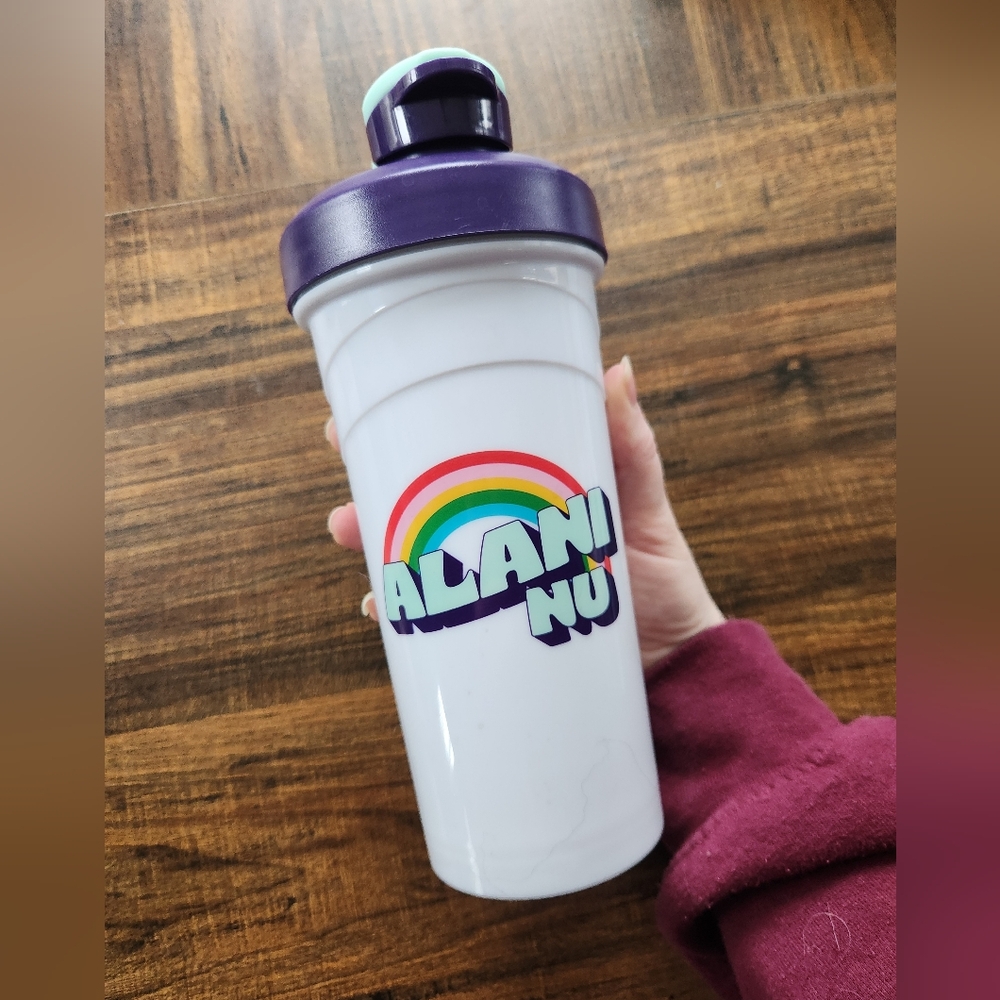 Alani Nu 20oz White Shaker Bottle with Purple Lid